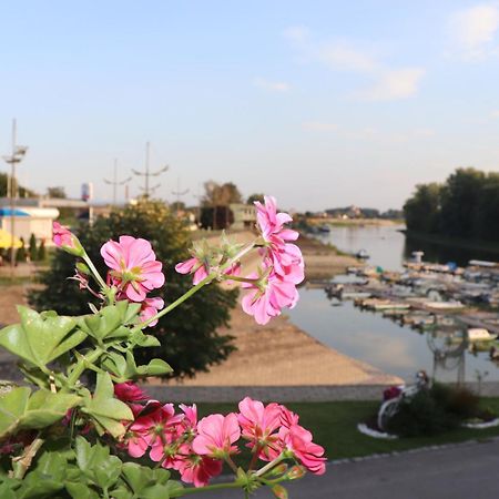 Apartments Marina アパティン エクステリア 写真