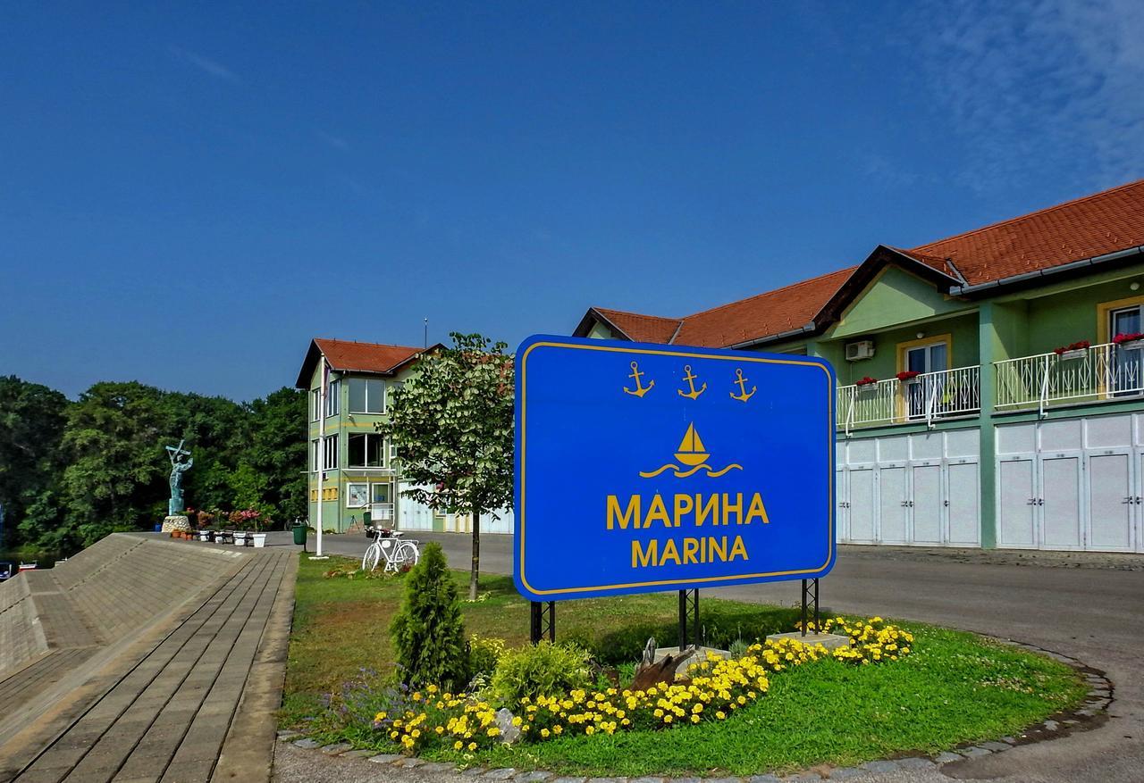 Apartments Marina アパティン エクステリア 写真